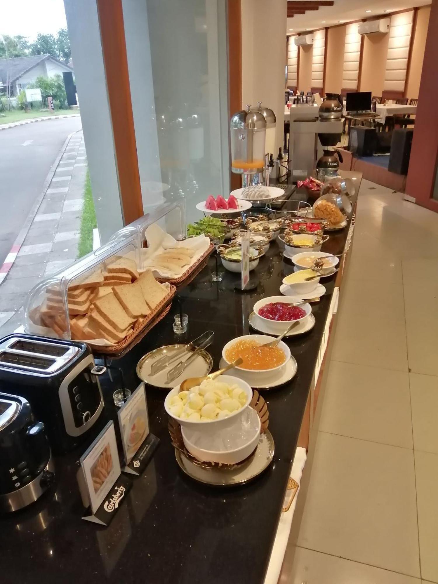 President Hotel Udonthani Esterno foto
